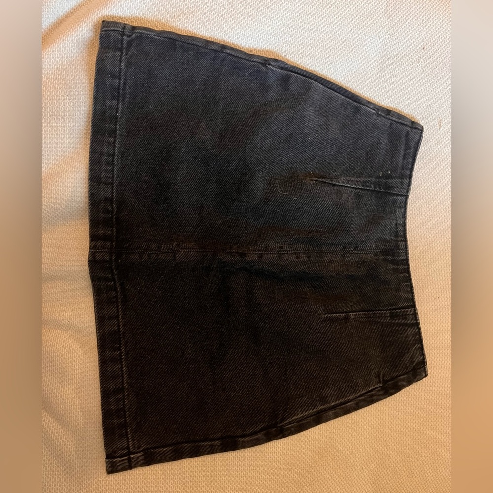 black mini skirt